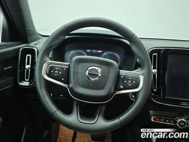 Volvo XC40 2020 2.0 автомат (гидро), миниатюра 9 Volvo XC40 2020 2.0 автомат (гидро), миниатюра 9