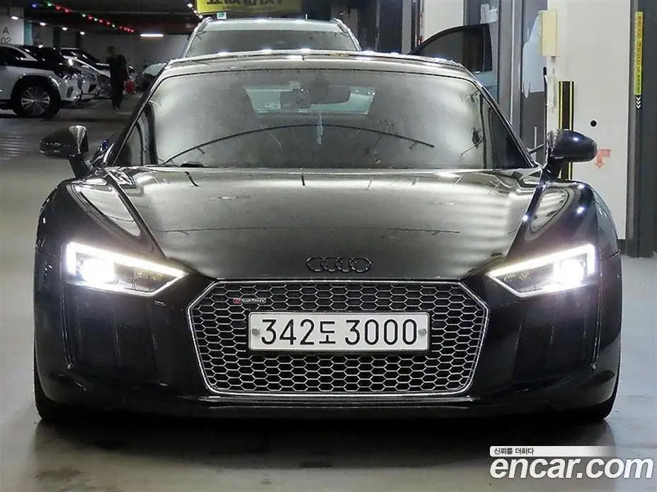 Audi R8 2017 5.2 автомат (гидро), фото 1 Audi R8 2017 5.2 автомат (гидро), фото 1