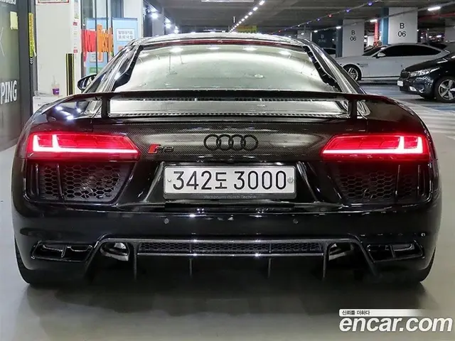 Audi R8 2017 5.2 автомат (гидро), миниатюра 2 Audi R8 2017 5.2 автомат (гидро), миниатюра 2