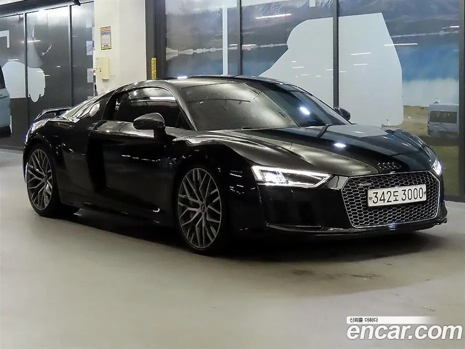 Audi R8 2017 5.2 автомат (гидро), фото 3 Audi R8 2017 5.2 автомат (гидро), фото 3