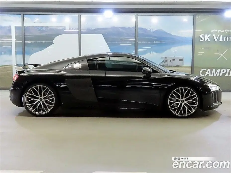 Audi R8 2017 5.2 автомат (гидро), фото 4 Audi R8 2017 5.2 автомат (гидро), фото 4