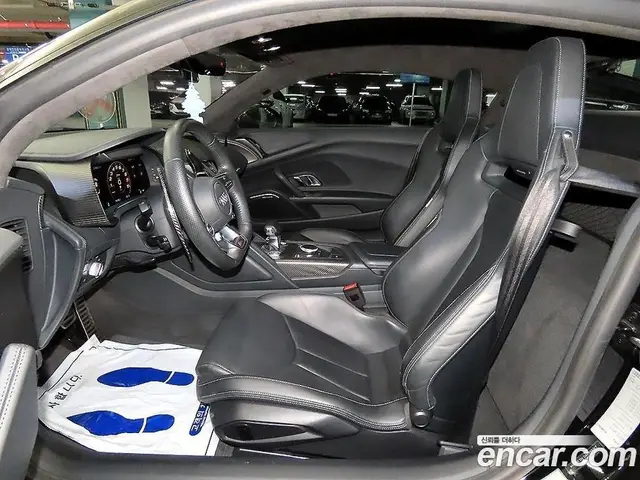 Audi R8 2017 5.2 автомат (гидро), миниатюра 5 Audi R8 2017 5.2 автомат (гидро), миниатюра 5