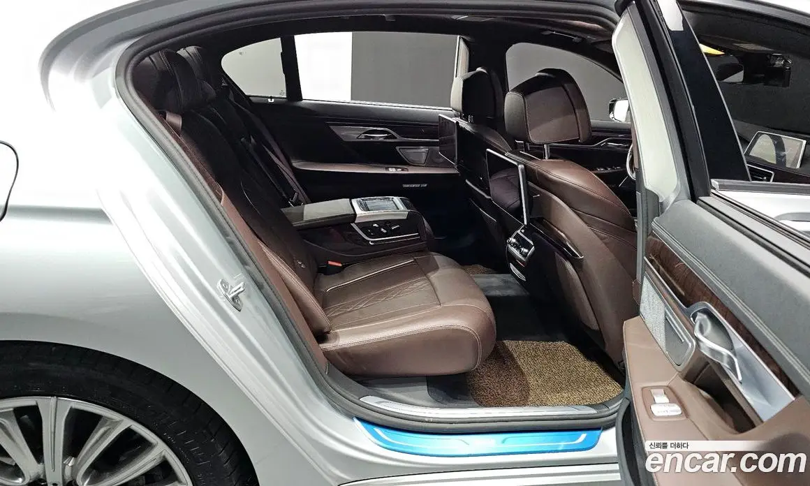BMW 7 серия 2016 4.4 автомат (гидро), фото 11