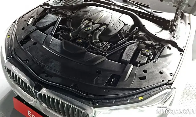 BMW 7 серия 2016 4.4 автомат (гидро), миниатюра 5