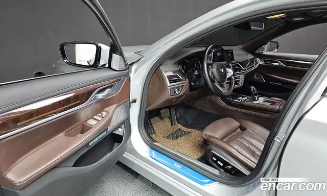 BMW 7 серия 2016 4.4 автомат (гидро), миниатюра 9