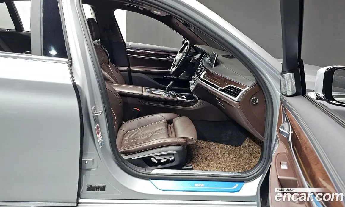 BMW 7 серия 2016 4.4 автомат (гидро), фото 10