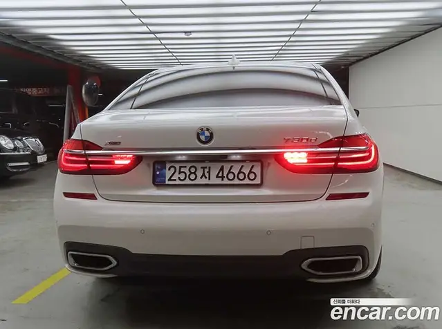 BMW 7 серия 2017 3.0 автомат (гидро), миниатюра 3