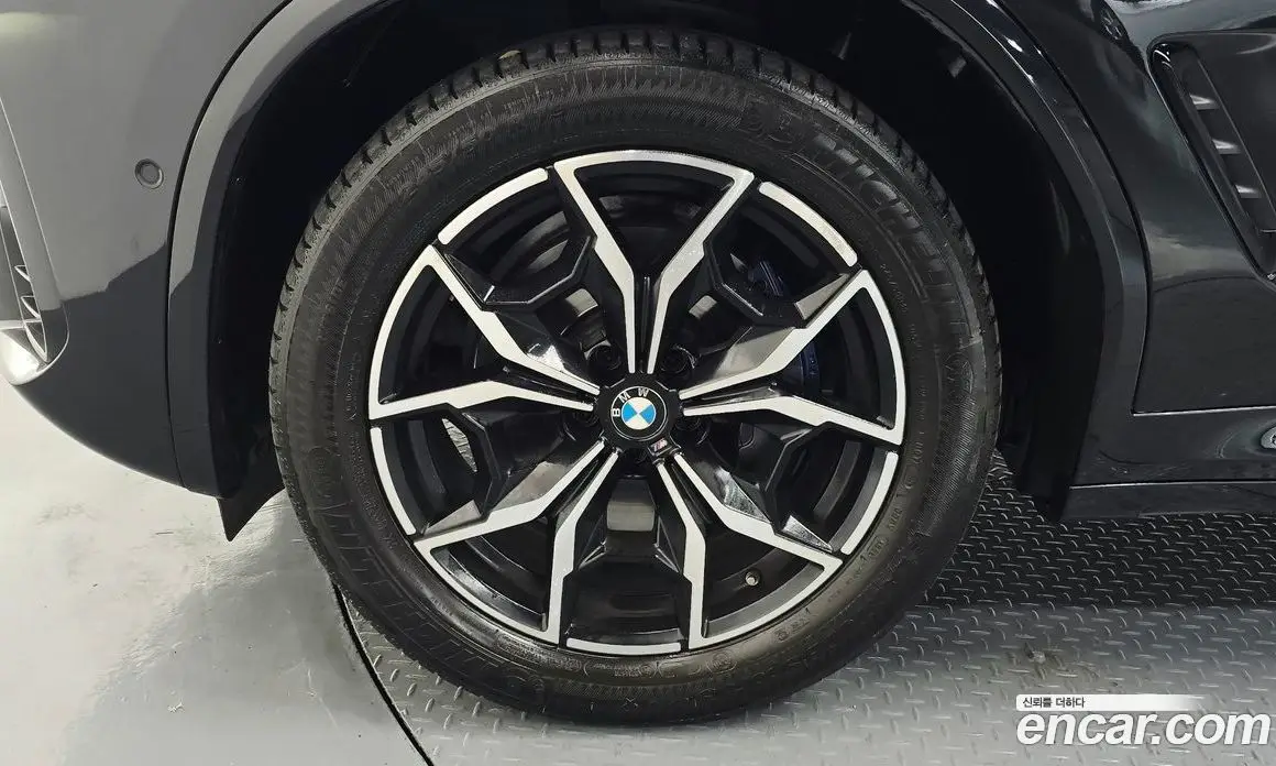 BMW X4 2023 2.0 автомат (гидро), фото 5