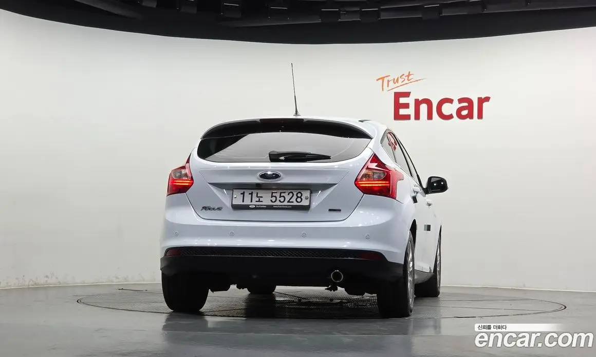 Ford Focus 2015 2.0 автомат (гидро), фото 4