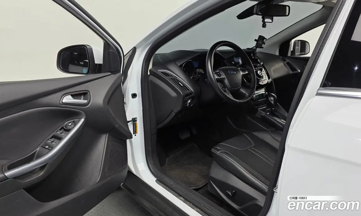 Ford Focus 2015 2.0 автомат (гидро), фото 10