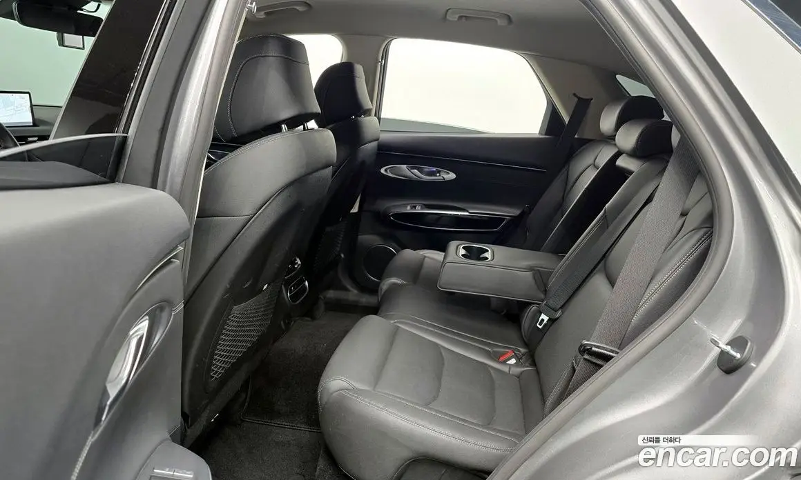 Genesis GV70 2021 2.5 автомат (гидро), фото 12 Genesis GV70 2021 2.5 автомат (гидро), фото 12