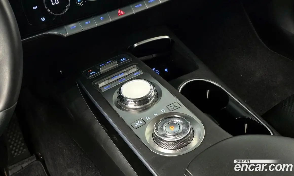 Genesis GV70 2021 2.5 автомат (гидро), фото 9 Genesis GV70 2021 2.5 автомат (гидро), фото 9