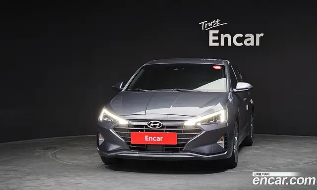 Hyundai Avante 2019 1.6 автомат (гидро), миниатюра 3