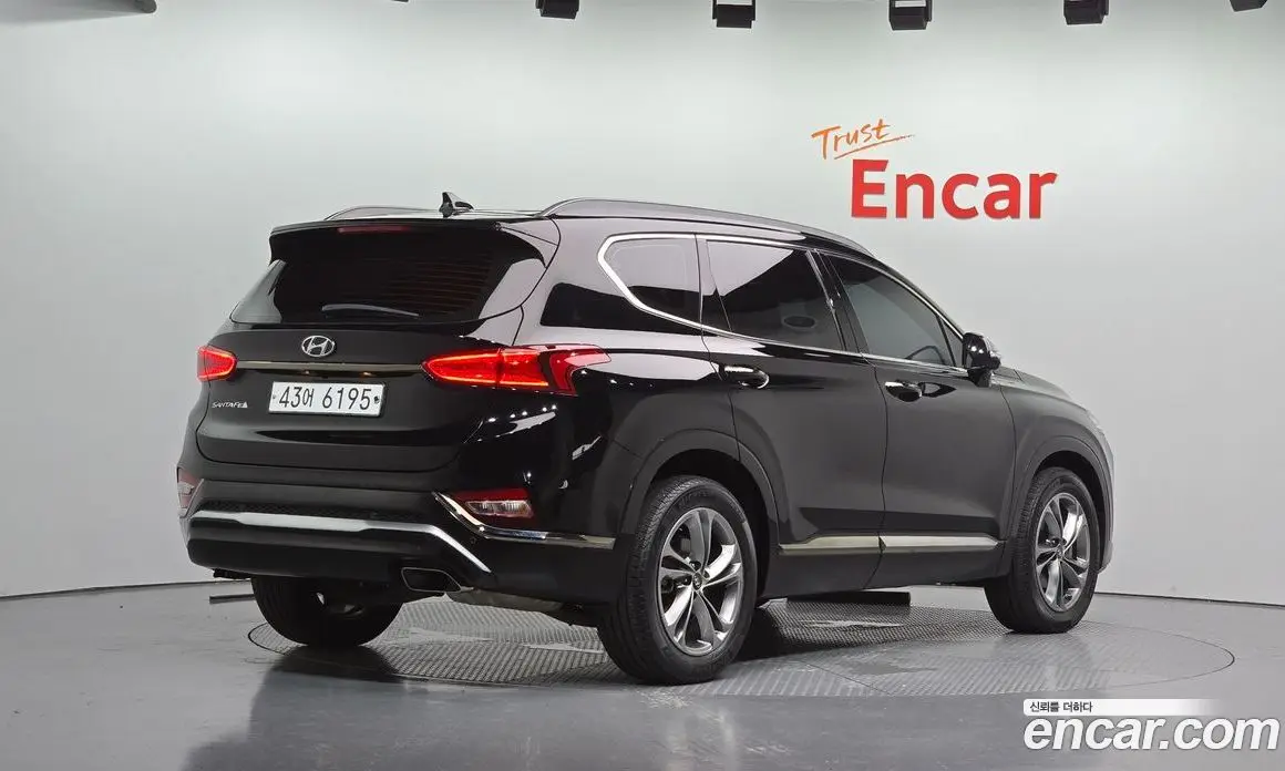 Hyundai Santa Fe 2019 2.0 автомат (гидро), фото 2 Hyundai Santa Fe 2019 2.0 автомат (гидро), фото 2