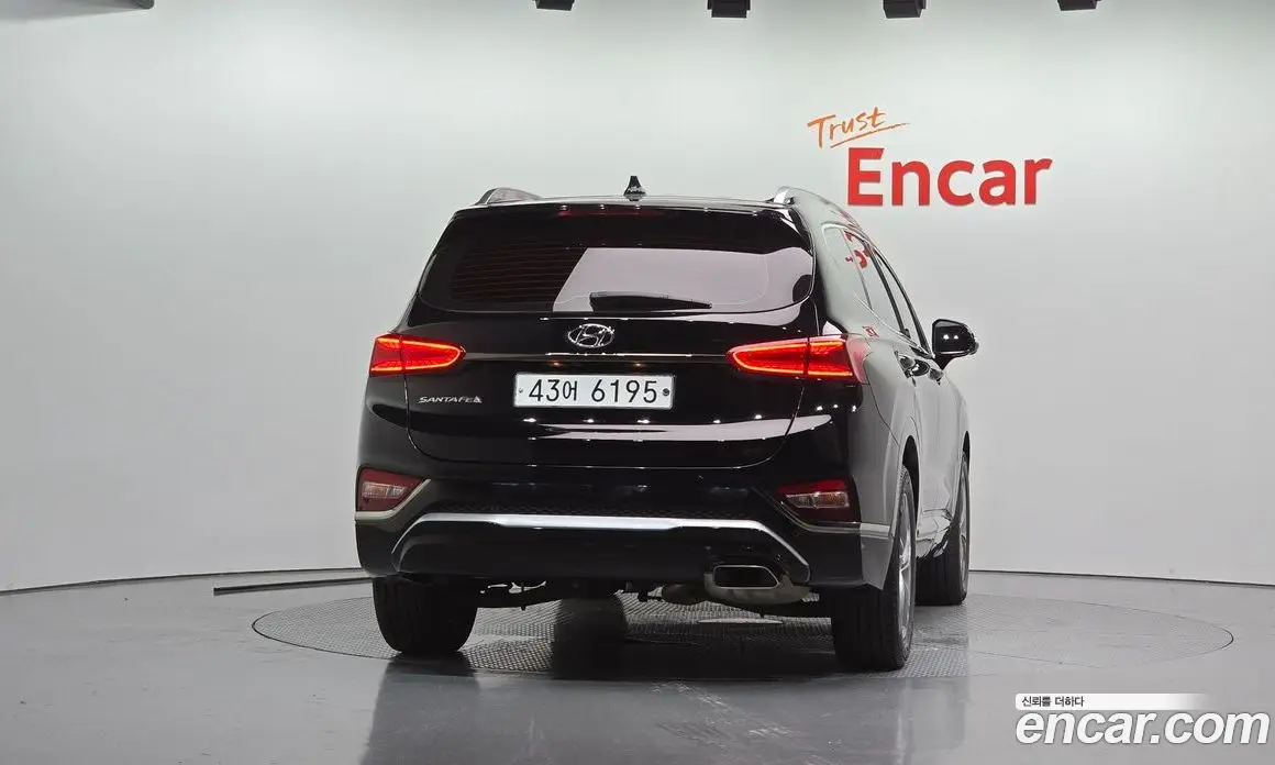 Hyundai Santa Fe 2019 2.0 автомат (гидро), фото 4 Hyundai Santa Fe 2019 2.0 автомат (гидро), фото 4