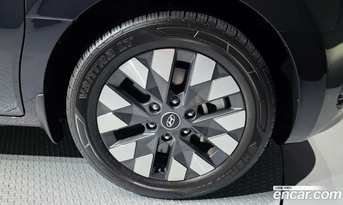 Hyundai Staria 2021 3.5 автомат (гидро), фото 5