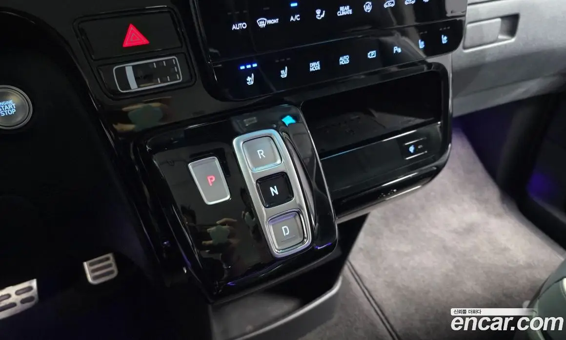 Hyundai Staria 2021 3.5 автомат (гидро), фото 9