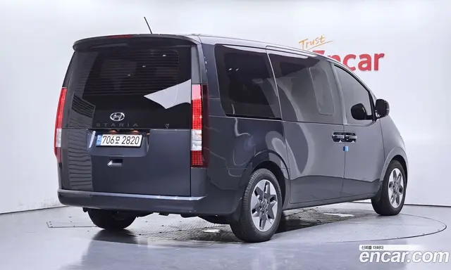 Hyundai Staria 2023 3.5 автомат (гидро), миниатюра 2