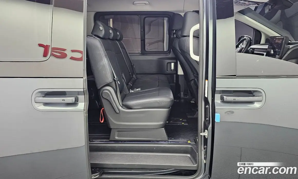 Hyundai Staria 2023 3.5 автомат (гидро), фото 12