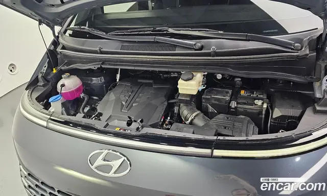 Hyundai Staria 2023 3.5 автомат (гидро), миниатюра 6