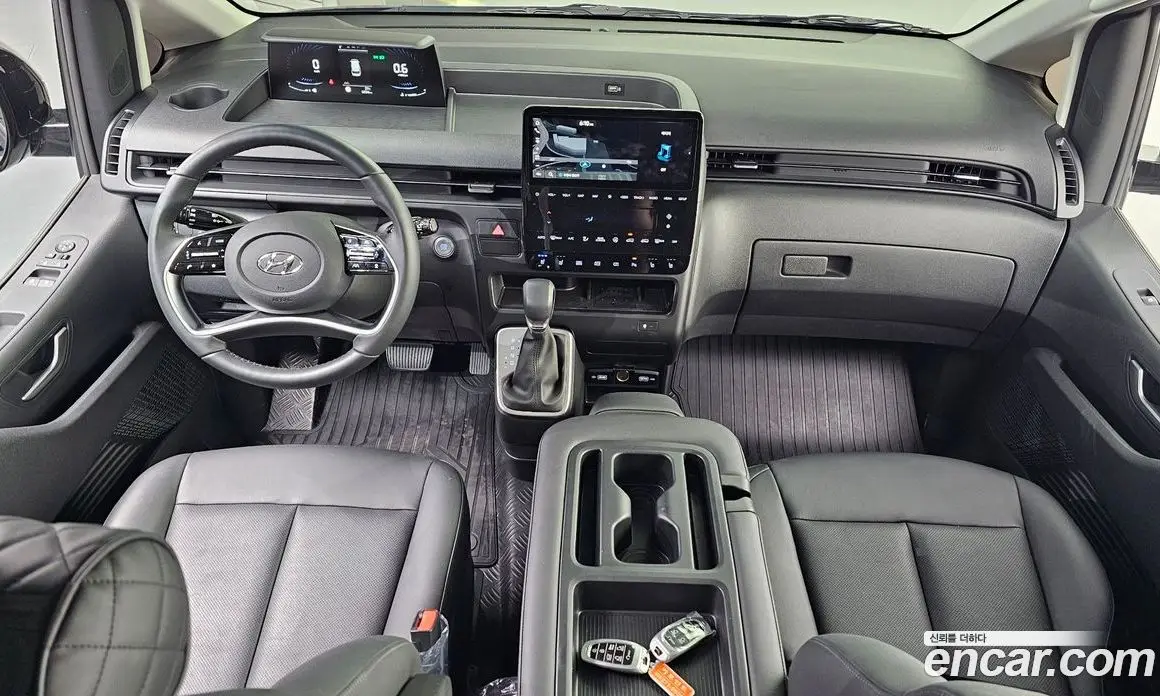 Hyundai Staria 2023 3.5 автомат (гидро), фото 7
