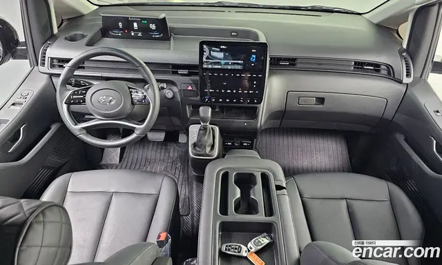 Hyundai Staria 2023 3.5 автомат (гидро), миниатюра 7