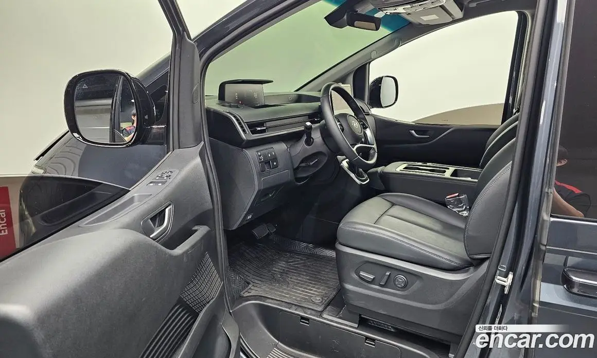 Hyundai Staria 2023 3.5 автомат (гидро), фото 10
