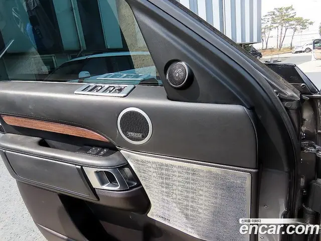 Land Rover Discovery 2018 3.0 автомат (гидро), миниатюра 11 Land Rover Discovery 2018 3.0 автомат (гидро), миниатюра 11