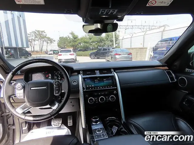 Land Rover Discovery 2018 3.0 автомат (гидро), миниатюра 7 Land Rover Discovery 2018 3.0 автомат (гидро), миниатюра 7