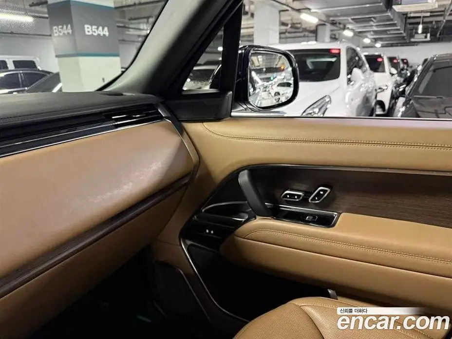 Land Rover Range Rover 2023 3.0 автомат (гидро), фото 16