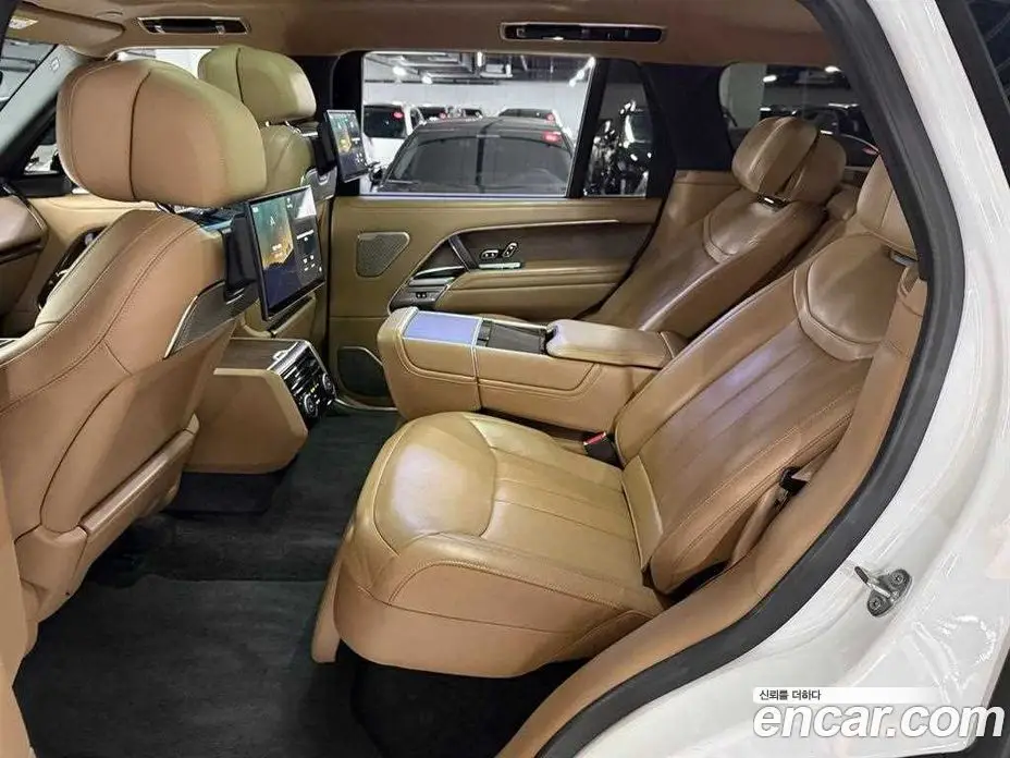Land Rover Range Rover 2023 3.0 автомат (гидро), фото 10