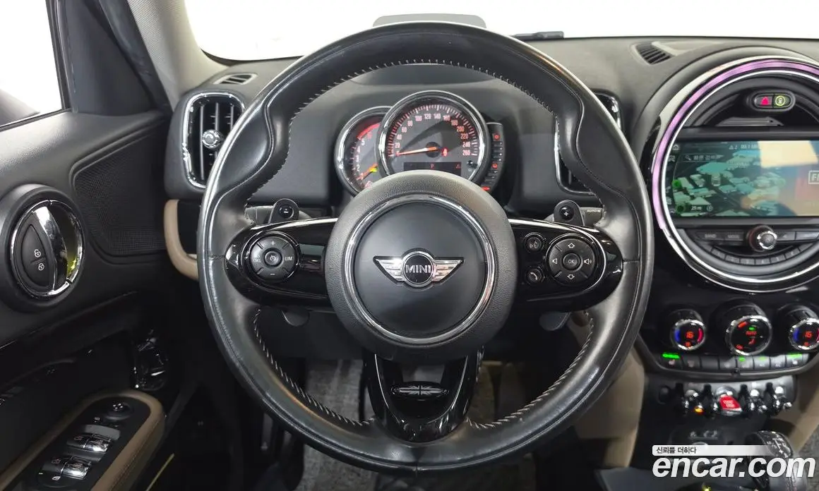Mini Countryman 2017 2.0 автомат (гидро), фото 14 Mini Countryman 2017 2.0 автомат (гидро), фото 14