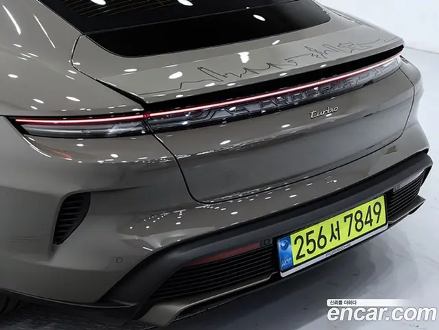 Porsche Taycan 2025 0.1 автомат (гидро), миниатюра 12