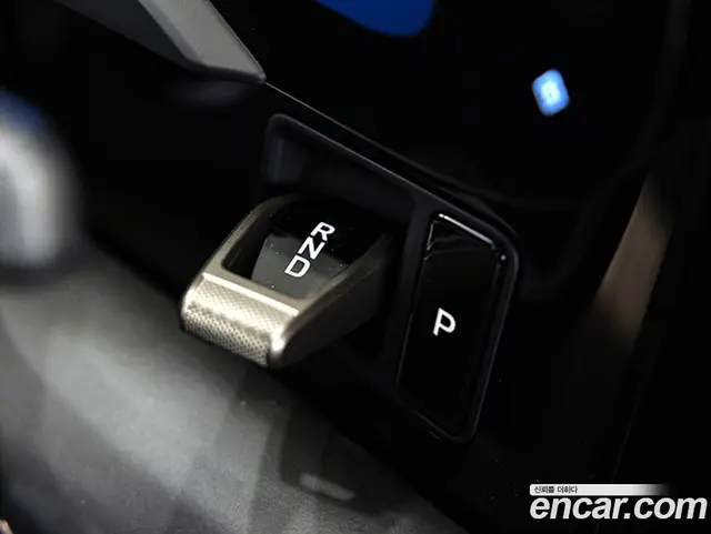 Porsche Taycan 2025 0.1 автомат (гидро), миниатюра 9