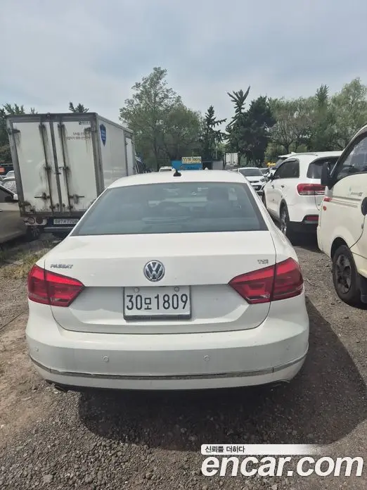 Volkswagen Passat 2015 1.8 автомат (гидро), фото 3 Volkswagen Passat 2015 1.8 автомат (гидро), фото 3