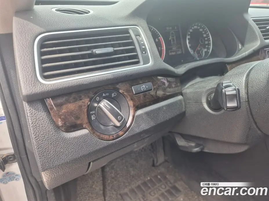 Volkswagen Passat 2015 1.8 автомат (гидро), фото 9 Volkswagen Passat 2015 1.8 автомат (гидро), фото 9