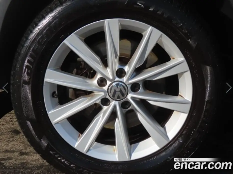 Volkswagen Tiguan 2015 2.0 автомат (гидро), фото 20 Volkswagen Tiguan 2015 2.0 автомат (гидро), фото 20