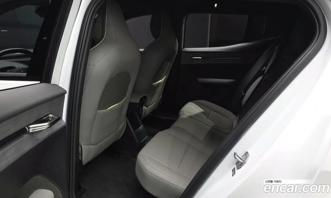 Volvo EX30 2026 0.2 автомат (гидро), фото 11 Volvo EX30 2026 0.2 автомат (гидро), фото 11
