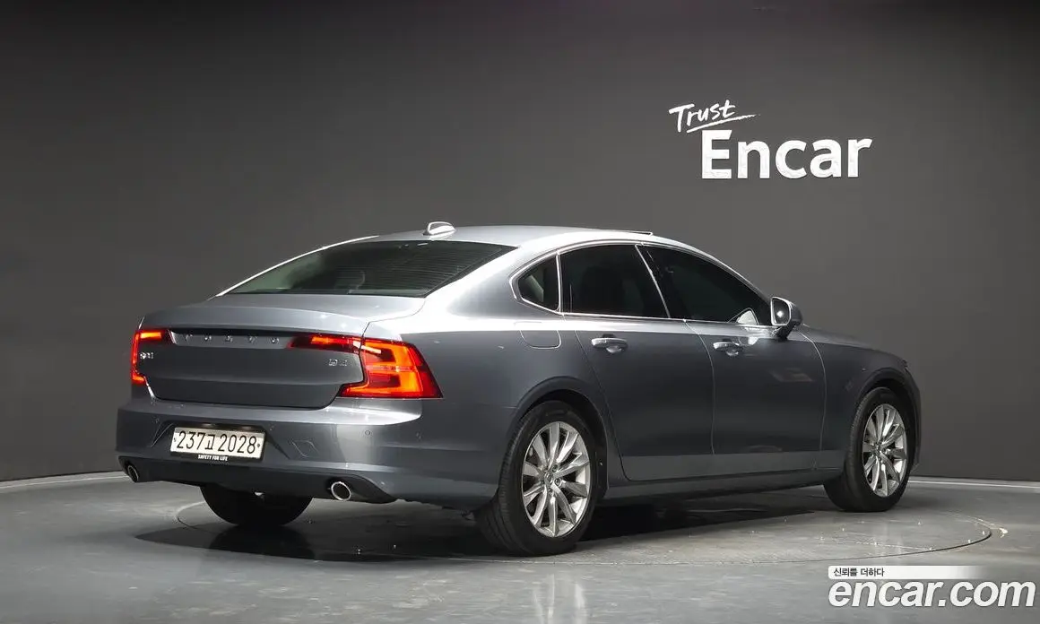 Volvo S90 2018 2.0 автомат (гидро), фото 2 Volvo S90 2018 2.0 автомат (гидро), фото 2