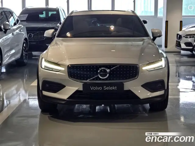 Volvo V60 2026 2.0 автомат (гидро), миниатюра 3 Volvo V60 2026 2.0 автомат (гидро), миниатюра 3
