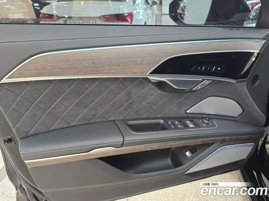 Audi A8 2023 4.0 автомат (гидро), фото 11