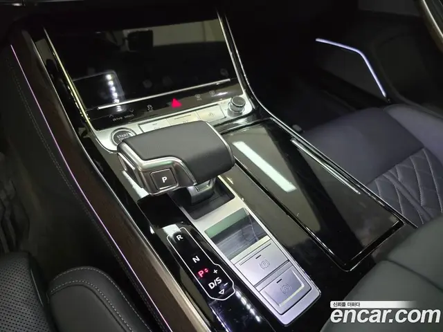 Audi A8 2023 4.0 автомат (гидро), миниатюра 9