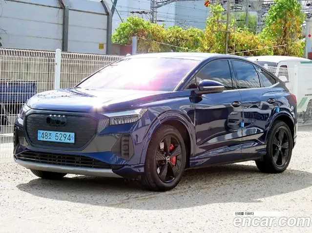 Audi Q4 e-tron, 2022, 227 985 км