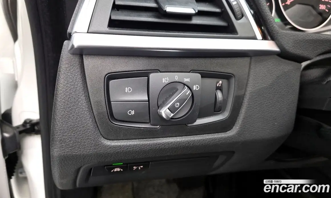 BMW 3 серия 2017 2.0 автомат (гидро), фото 18 BMW 3 серия 2017 2.0 автомат (гидро), фото 18