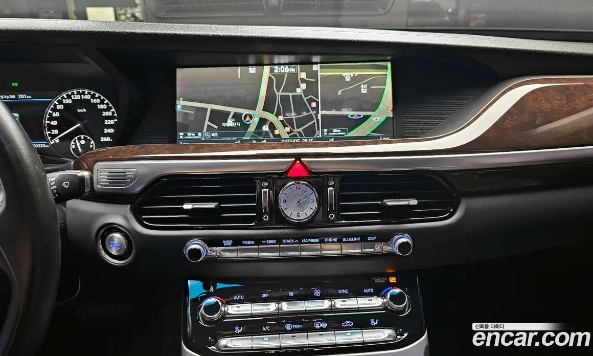 Genesis EQ900 2016 3.3 автомат (гидро), фото 14 Genesis EQ900 2016 3.3 автомат (гидро), фото 14