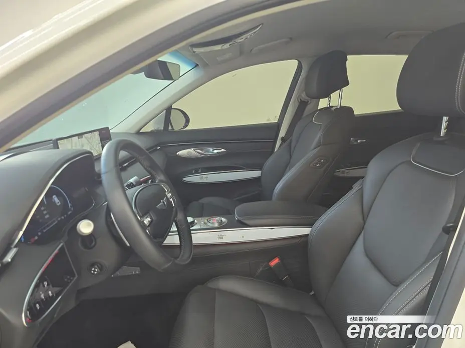 Genesis GV70 2023 2.5 автомат (гидро), фото 17 Genesis GV70 2023 2.5 автомат (гидро), фото 17