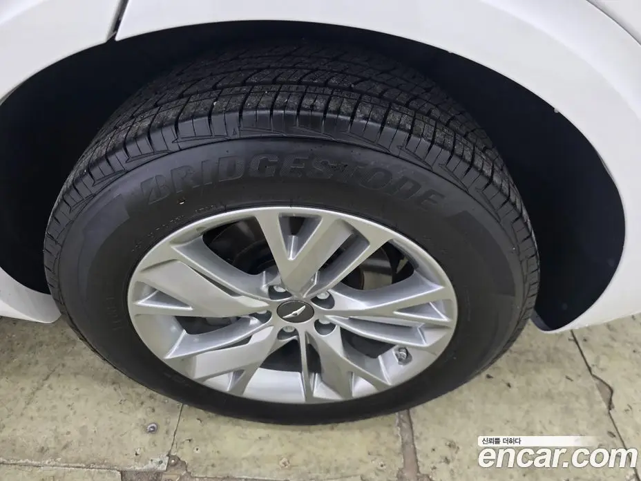 Genesis GV70 2023 2.5 автомат (гидро), фото 19 Genesis GV70 2023 2.5 автомат (гидро), фото 19