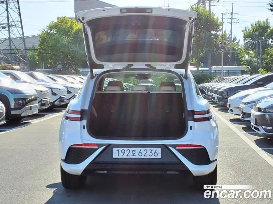 Genesis GV70 2024 2.2 автомат (гидро), фото 13