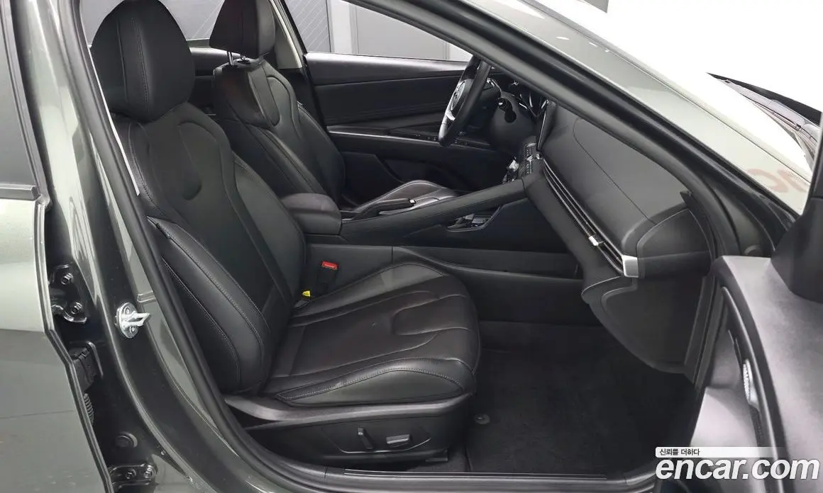 Hyundai Avante 2023 1.6 автомат (гидро), фото 12