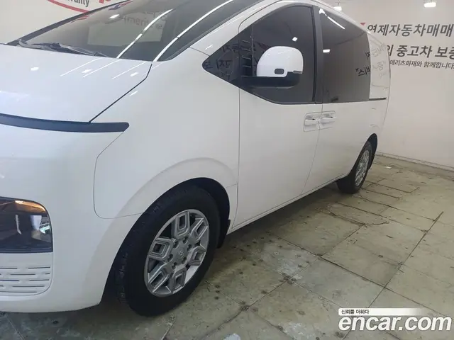 Hyundai Staria 2022 2.2 автомат (гидро), миниатюра 3 Hyundai Staria 2022 2.2 автомат (гидро), миниатюра 3